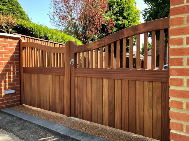 wooden-electic-gate